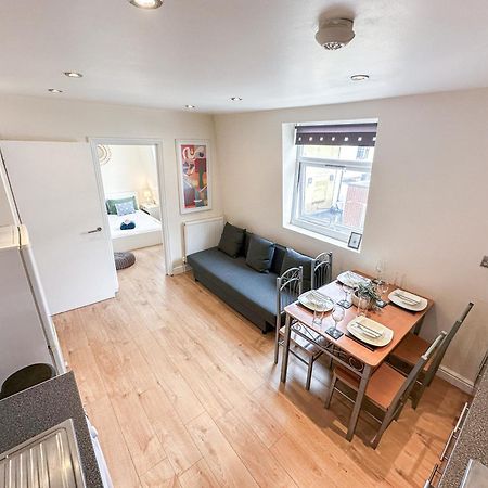 Lovely 3 Bed Apartment In The City Of Londra Exterior foto