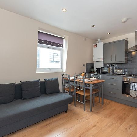 Lovely 3 Bed Apartment In The City Of Londra Exterior foto