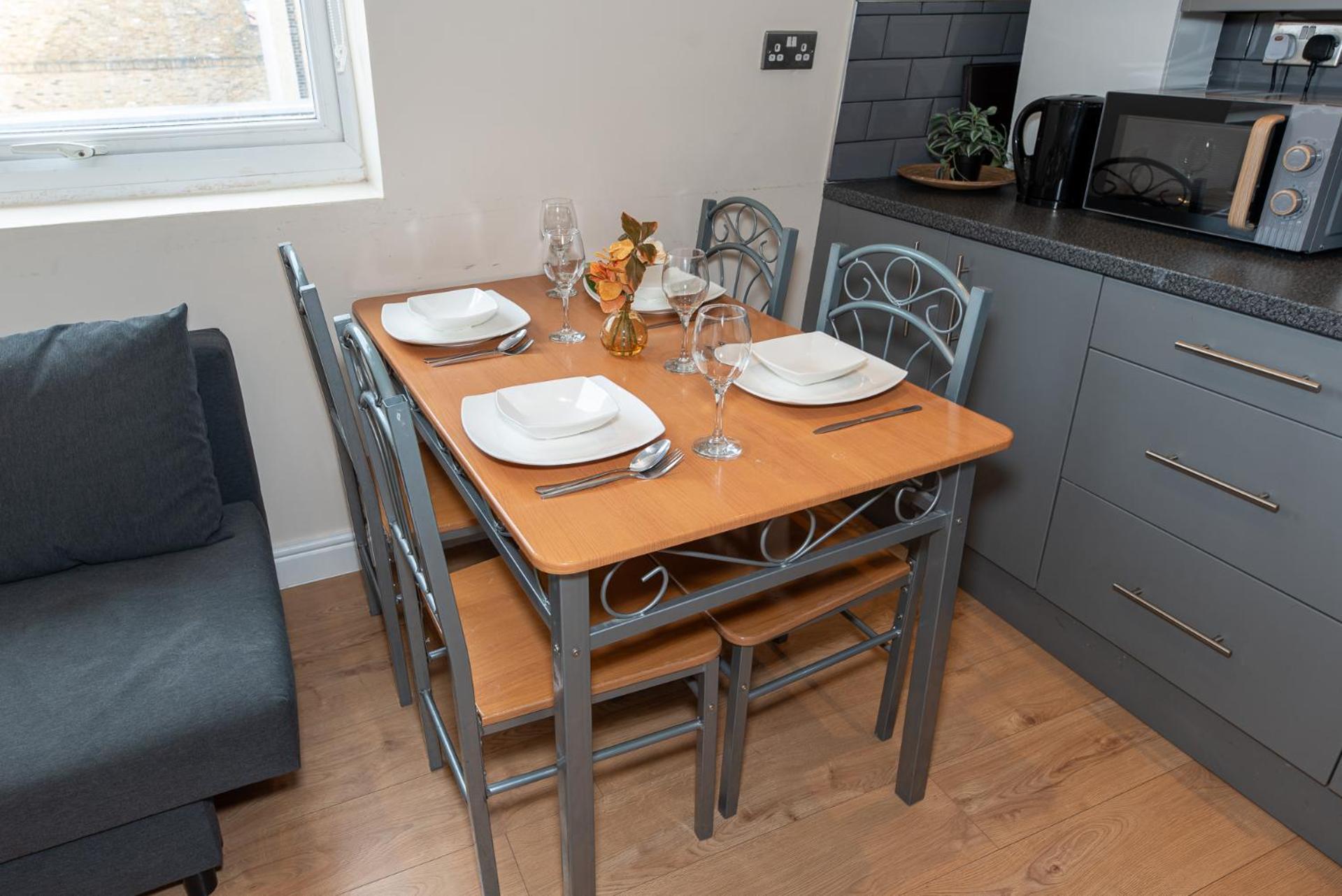 Lovely 3 Bed Apartment In The City Of Londra Exterior foto