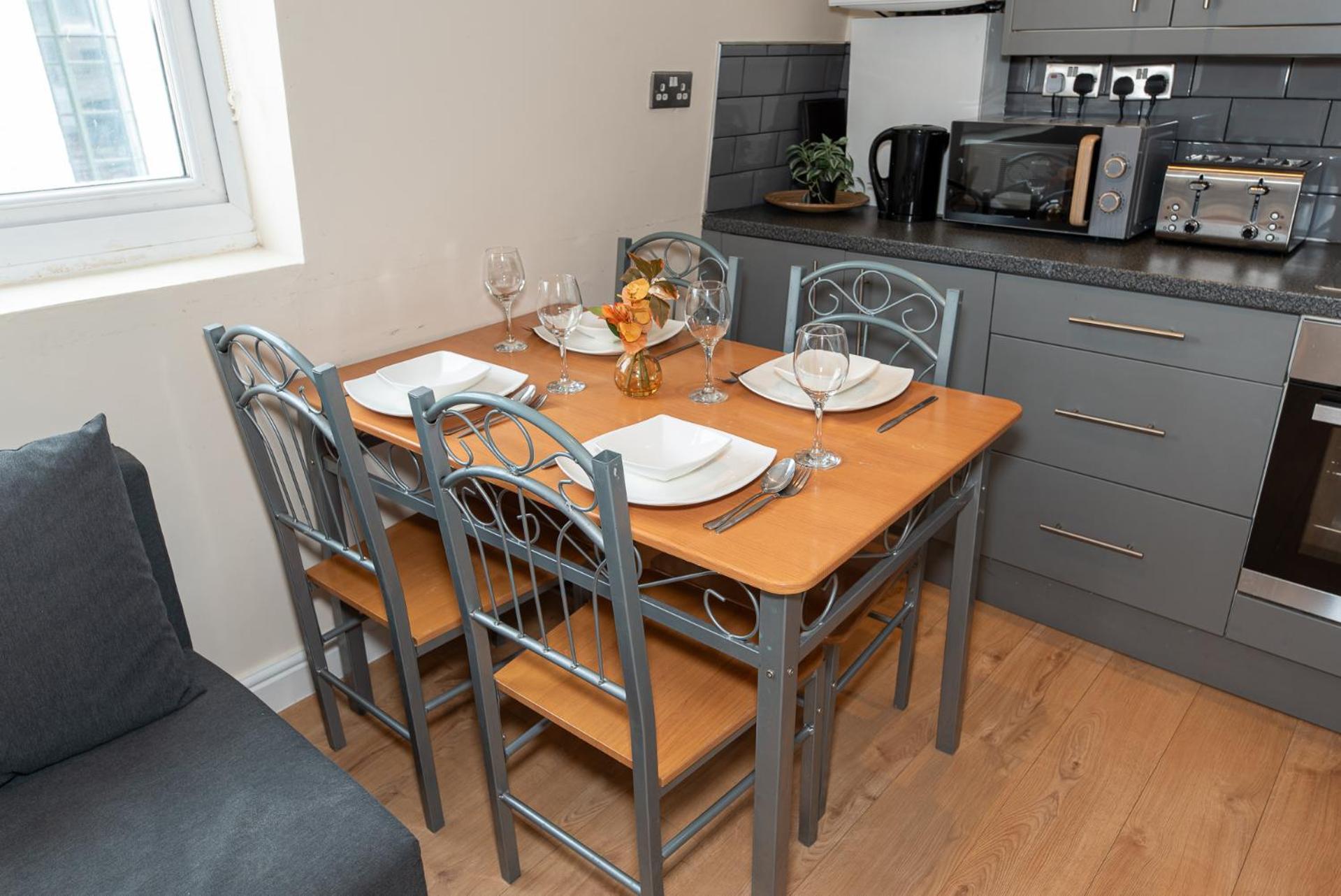 Lovely 3 Bed Apartment In The City Of Londra Exterior foto