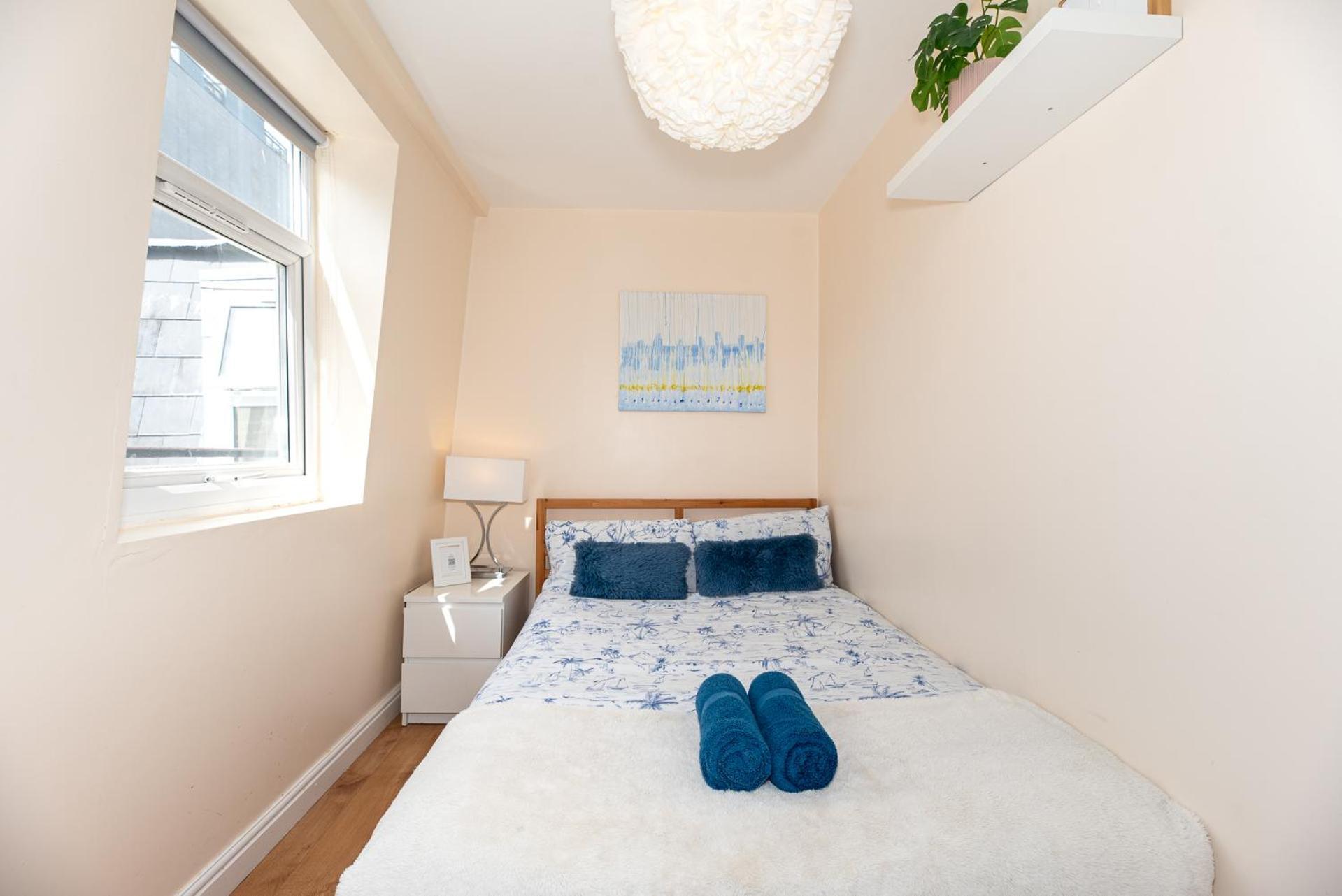 Lovely 3 Bed Apartment In The City Of Londra Exterior foto