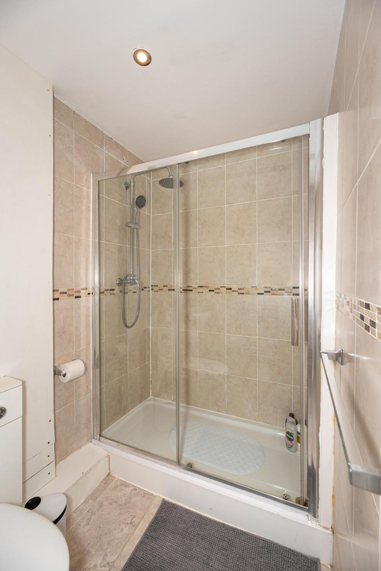 Lovely 3 Bed Apartment In The City Of Londra Exterior foto
